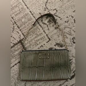 Elegant Green Croc-Embossed Chain Shoulder Bag
